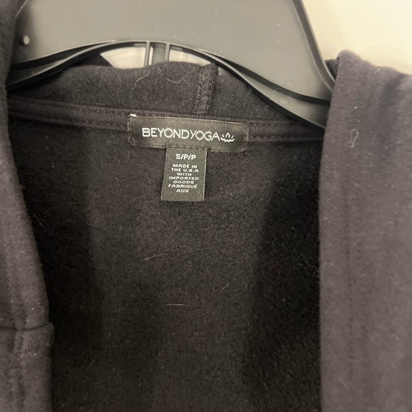 Beyond Yoga On The Go jacket- black size S/P - Picture 3 of 9